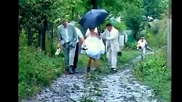 Свадьба в калошах грязи по уши