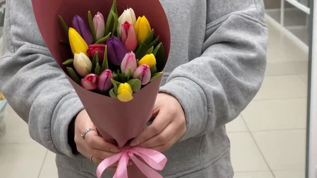 15 тюльпанов микс в упаковке