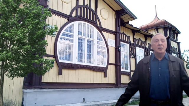 Б. Рыжий "Вот дворик крохотный в провинции печальной"