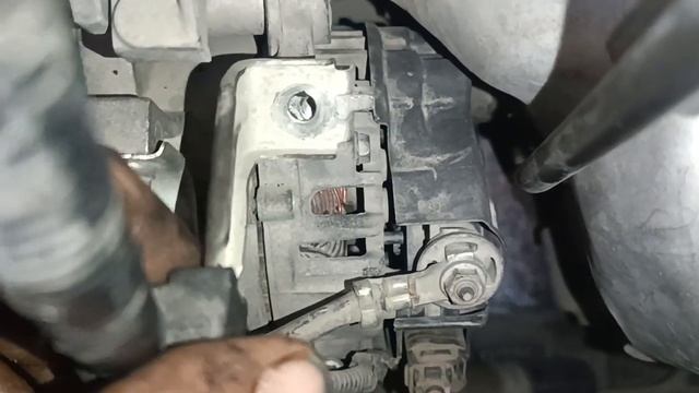 اسباب اصدار محرك صوت  تويوتا ياريس/ صوت غريب اثناء السير السيارات في الطريق /صوت غريب في سيارة
