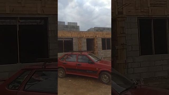 Кладка газоблока.Начало второго этажа.