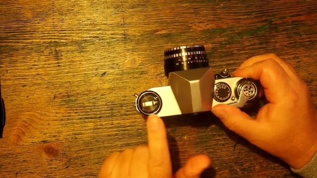 Prakitca Super TL - loading and unlading the film.