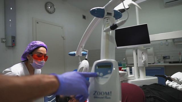 Отбеливание зубов ZOOM 4 у стоматолога Стас Белоус