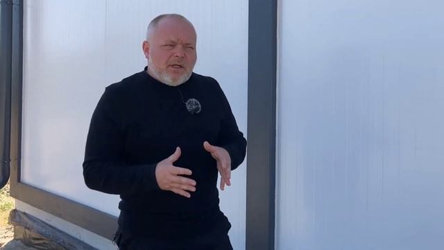 Одноповерховий фахверк із плоским дахом. Фахверк Україна. Зовнішні стіни з сендвіч панелей.