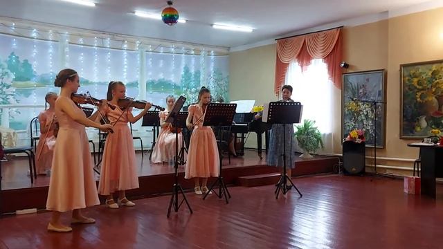 Ансамбль скрипачей "Каприс" В.Гаврилин "Осенью"