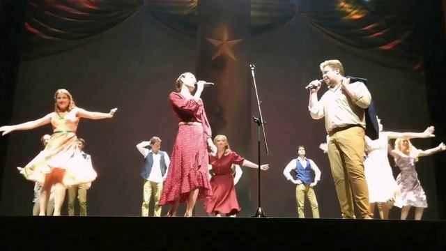 Отрывок из из спектакля "От Москвы до Бреста" - песня "Болгария".