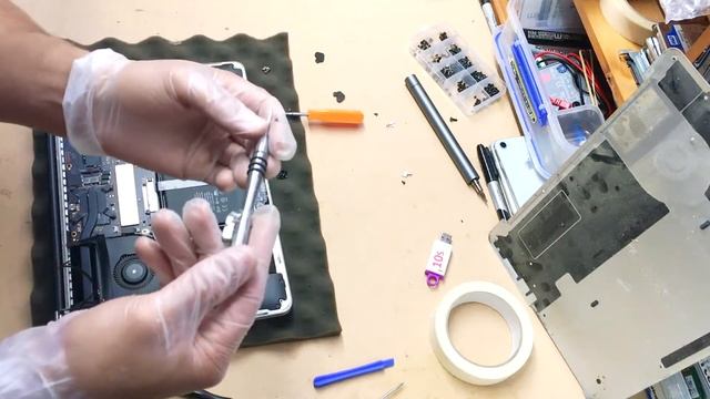 MacBook Pro 13" 2015 Retina Display A1502 Screen Replacement