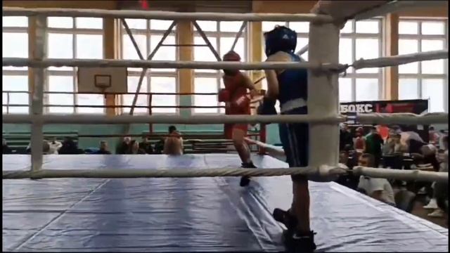 полу финал я в красном соревнование в Миассе