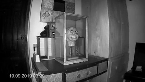 015 Жуткая голова куклы ожила / глюк в зеркале автомобиля