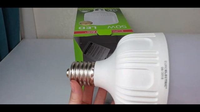 Обзор Светодиодная лампа Euroelectric LED Plastic 50W E40 6500K LED-HP-50406P из rozetka.com.ua
