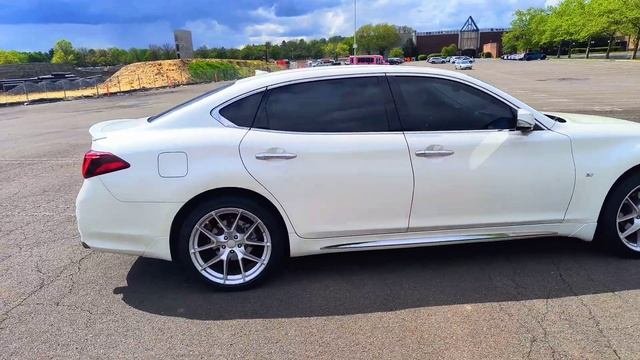 4K Walk-around Of An Infiniti Q70L On 20