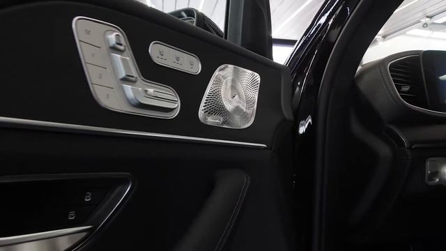 2020 Mercedes-Benz GLS - interior and Exterior Details. AGATE