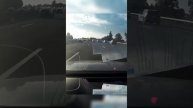 Нелепые аварии на дорогах видео - удивительные моменты