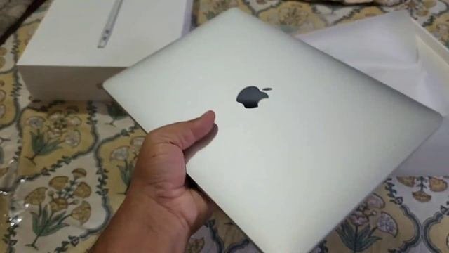 APPLE MACBOOK AIR M1 UNBOXING by HimachaliOverlander