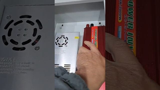 Мощный UPS для дома рип220в юпс ups видеокамеры стабилизатор солнечныебатареи электростанция