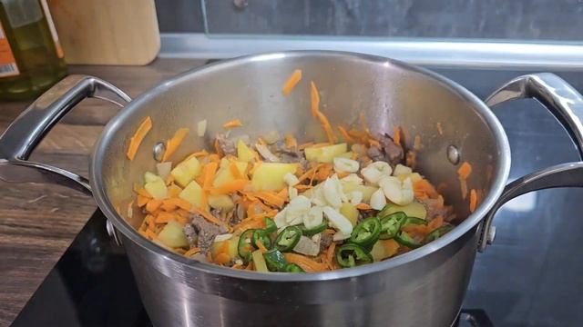Suppe mit Knödeln! Ein Suppenrezept, das jeder liebt! Beste Suppe! Rindfleischsuppe!