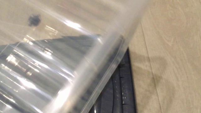 Пластиковый прозрачный контейнер с крышкой для хранения вещей (Fix Price)