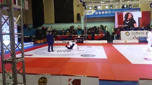Эдик Балханов. Прием - рычаг локтя. UAEJJF ASIA CONTINENTAL PRO JIUJITSU CHAMPIONSHIP 2018.