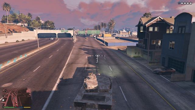 GTA5 Угнал танк, и за мной гонится вся полиция!!!
