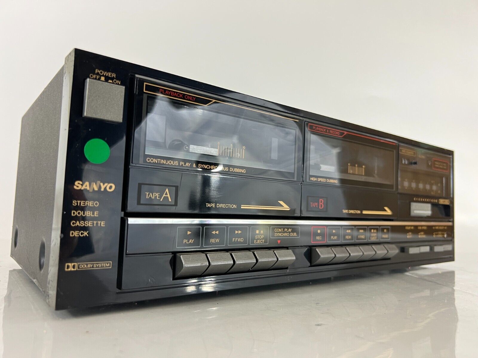 Двухкассетный магнитофон Sanyo RD-W690 с поддержкой технологии Dolby Stereo Audio-Япония-1987-год
