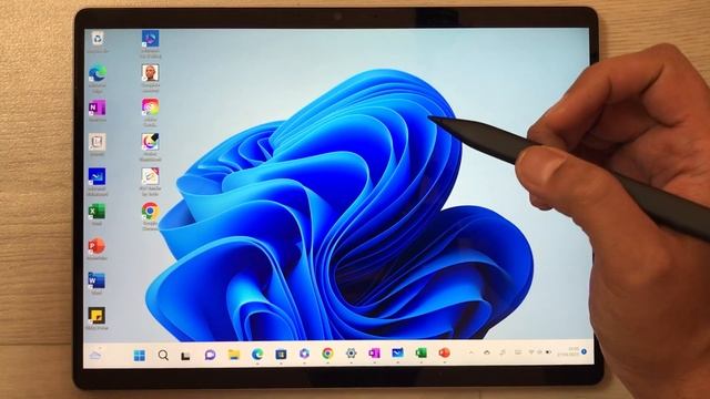 Microsoft Surface Pro 9 - Best Tablet For Students With 13 Amazing Features