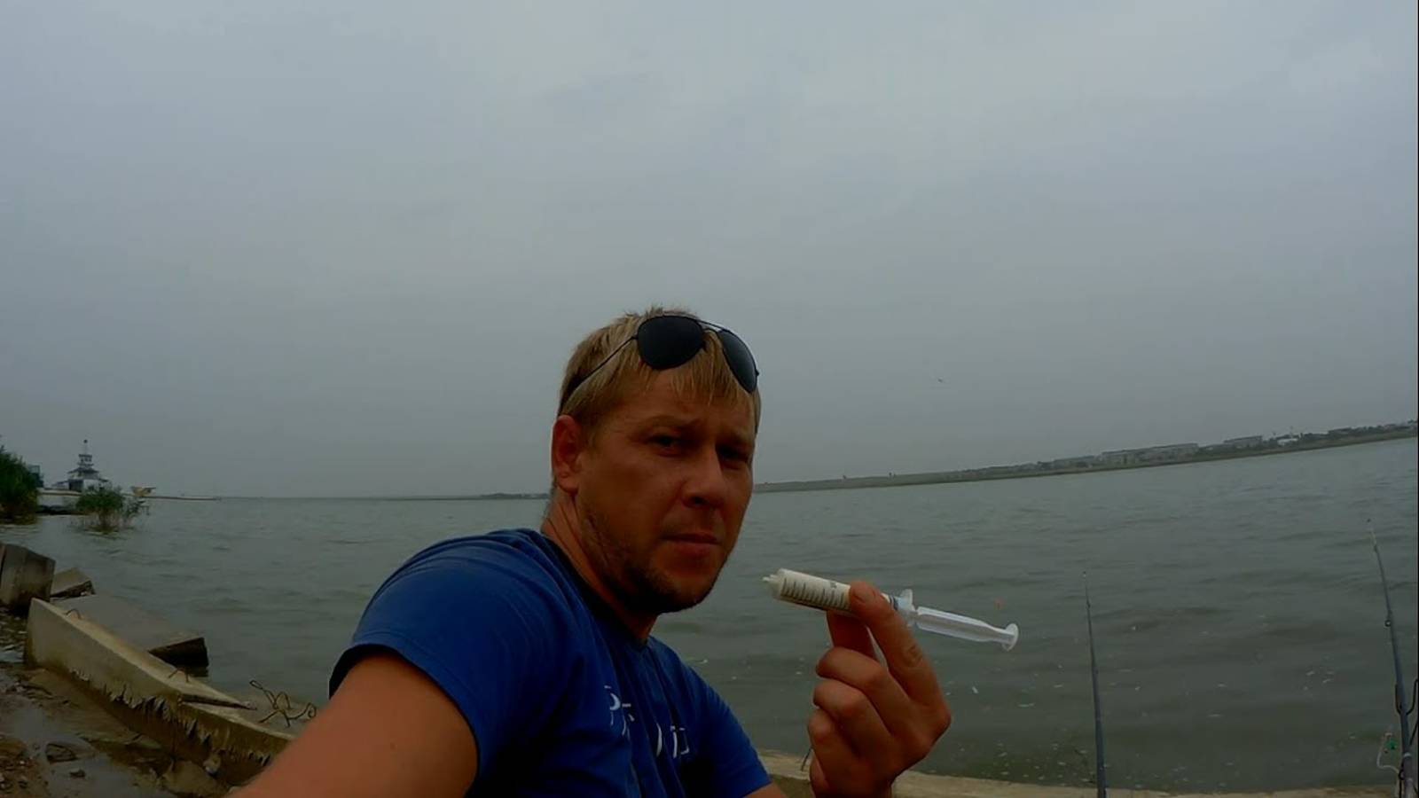 РЫБАЛКА НА ОЗЕРЕ. В городе. Вечёрка.