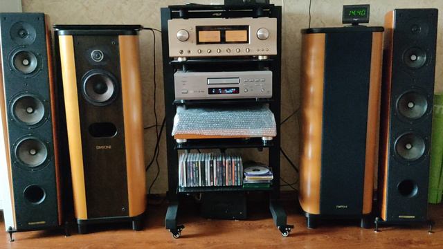 Sonus Faber Grand piano Domus, Diatone ds 203