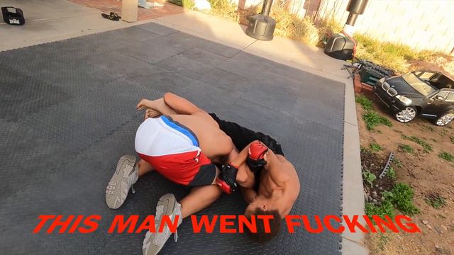 140 lb mma fighter gives 190 lbs boxer vicious ground and pound