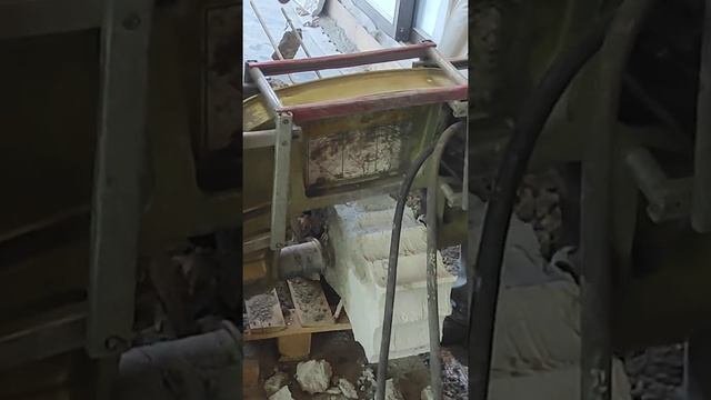 Демонтаж бетона гидравлическими кусачками.