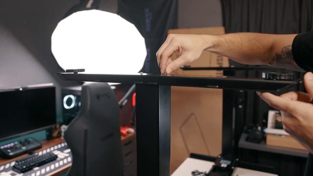 A Standing Desk For Content Creator - FlexiSpot E7 standing desk review