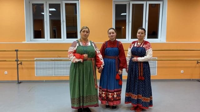 Трио "Витёр" - "Ой, из-под  тоненькой беленькой блузочки"