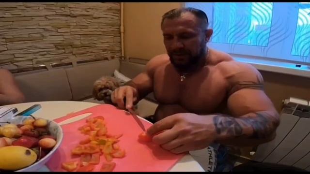 Каракаш готовит еду разных стран))
