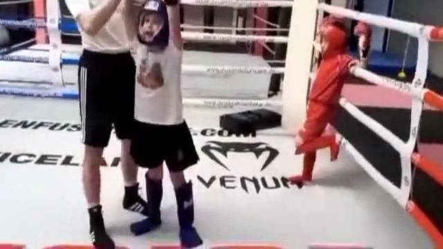 Кирилл торнадо  6 лет, первые спаринги, учюсь не бояться ринга