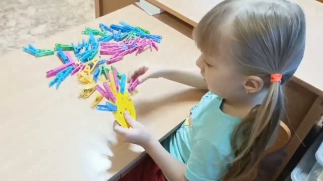 Развиваем пальчики: 7 игр своими руками