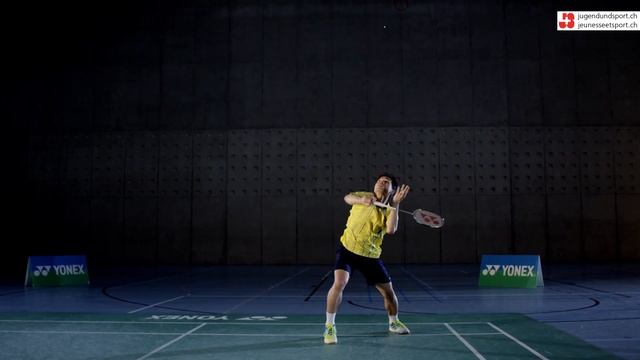 Badminton: Clear Vorhand (von vorne)