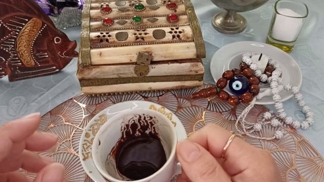 ?СРОЧНОЕСТЬ ВЫХОДГАДАНИЕ НА КОФЕЙНОЙ ГУЩЕ??