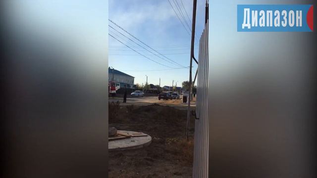 Народный репортер: В поселке Кызылжар загорелось старое здание школы