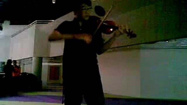 THE RED VIOLIN  (Pope's Concert)