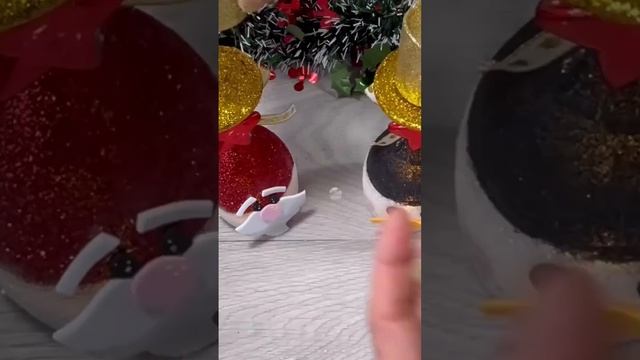 милые новогодние подсвечники/украшение стола из старых бокалов