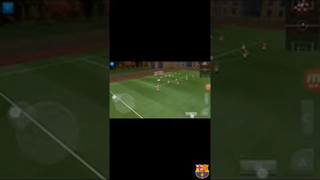 Как крутить мяч в дреам лига соккер 18