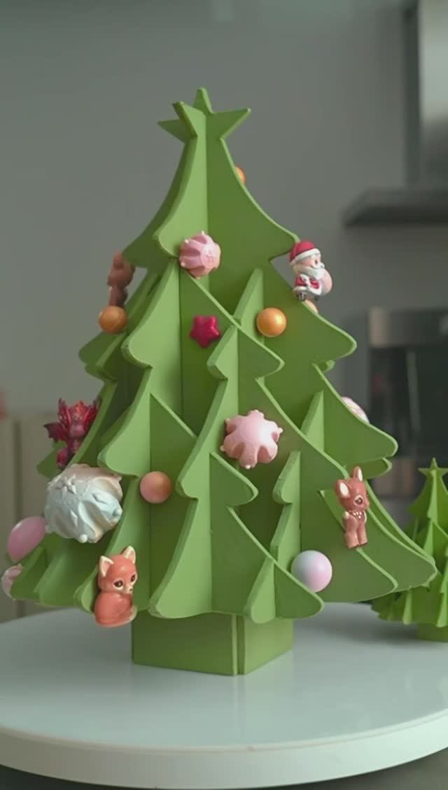 Как вам такая шоколадная елка?🎄 Кто уже начал подготовку к новогодним праздникам?