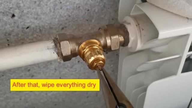 How to remove and replace THERMOSTATIC VALVE from the radiator (heating battery)