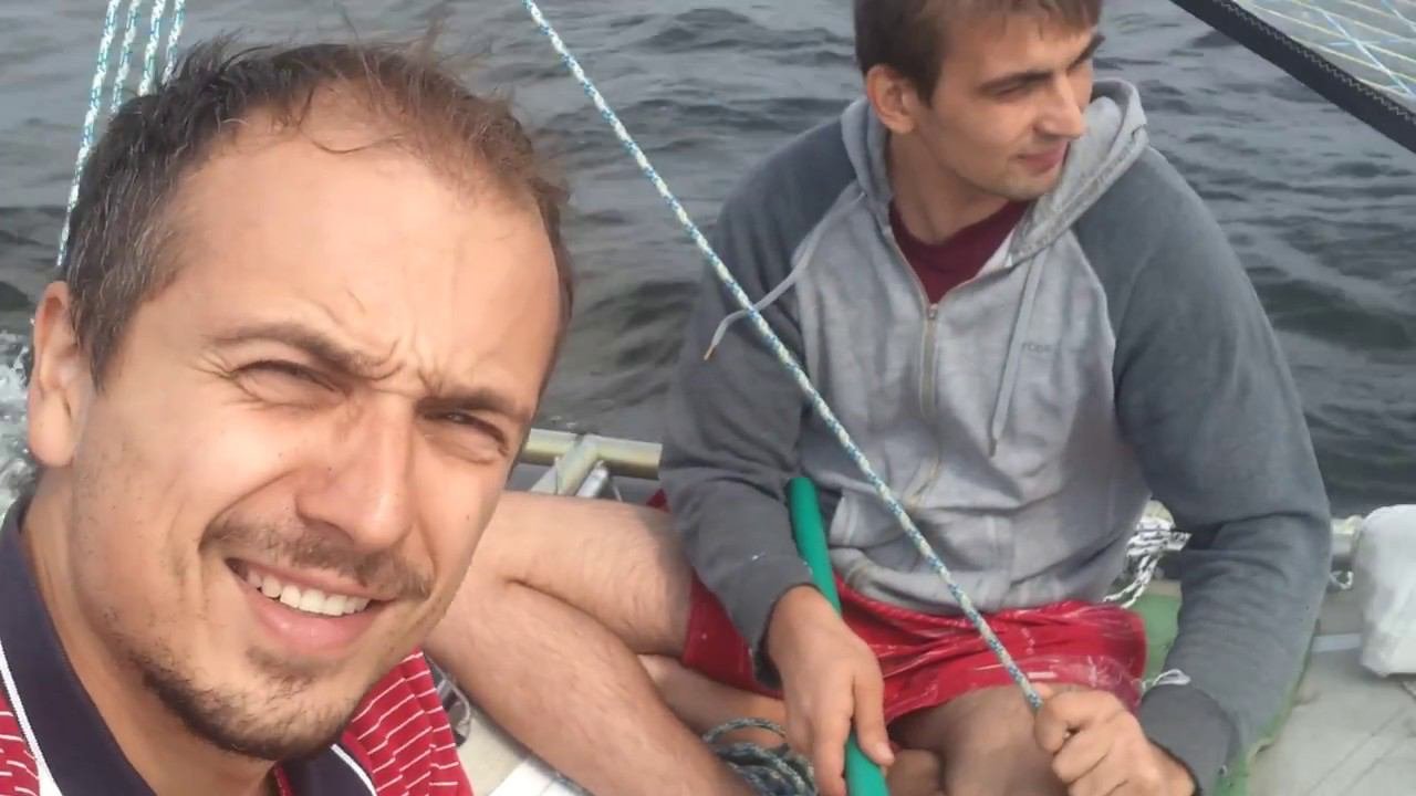Мачта сломалась во время парусной регаты