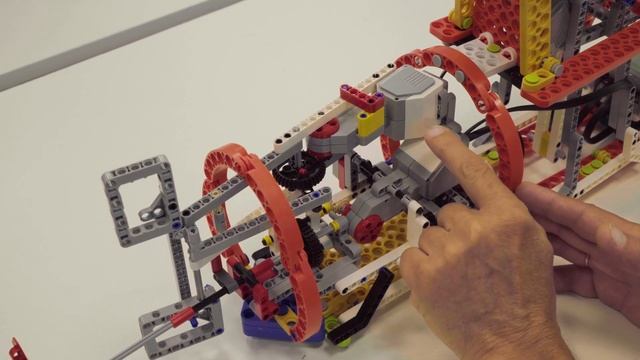 МГДМЦ им. Петра Великого. Онлайн-курс по робототехнике #1