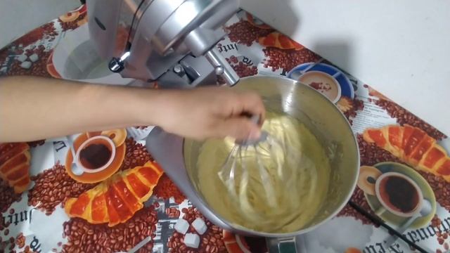 Como preparar un bizcocho 4/4 (bizcocho base)