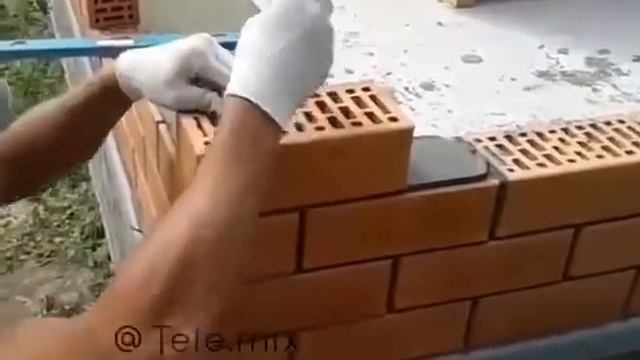 мастер кирпича