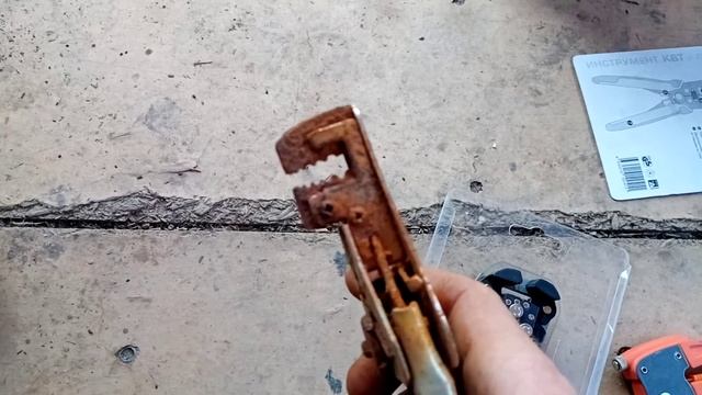 Съемник изоляции (СТРИППЕР ) КВТ WS-12.