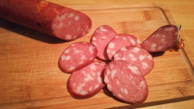 Домашняя колбаса  варено-копченая