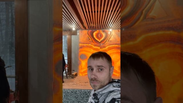 Камин из оникса за 3 миллиона
