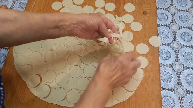 Пельмені у курячому бульоні , це така смакота.